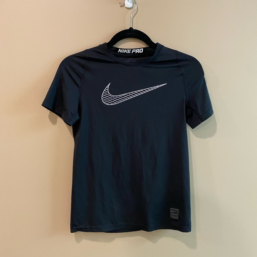 Nike Pro dri-fit boys youth large black short sleeve athletic shirt